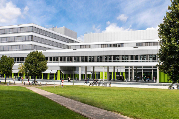 Das Gebäude X auf dem neuen Campusgelände